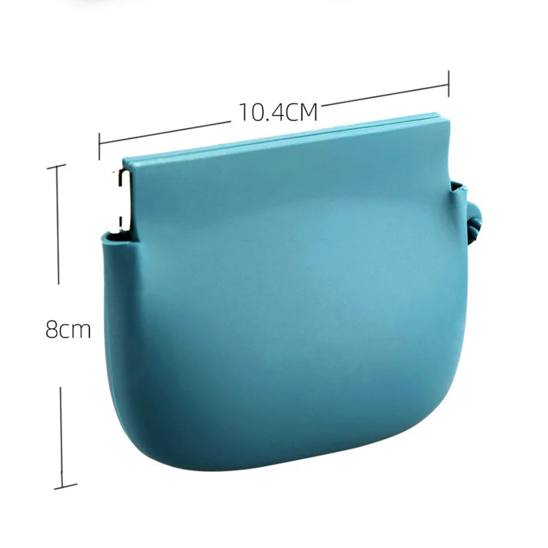 Soft Silicone Dog Treat Pouch, Auto-Closure Leakproof Pet Training Bag, Travel Snack Pouch for Dogs/Cats, Odorless Easy-Clean