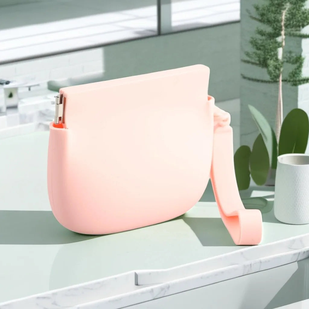 Soft Silicone Dog Treat Pouch, Auto-Closure Leakproof Pet Training Bag, Travel Snack Pouch for Dogs/Cats, Odorless Easy-Clean