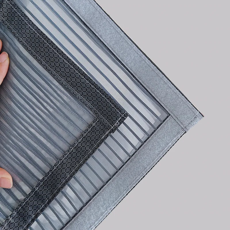 Anti cat scratch diamond mesh